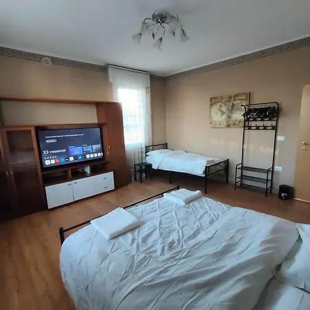 Butterfly Bedrooms Guest house *